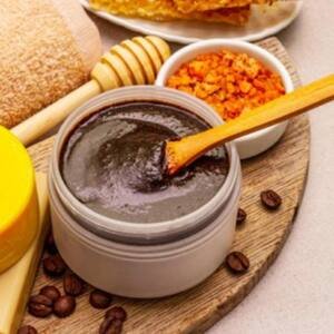 أقنعة ومقشرات الوجه
